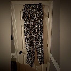 Chic Soul. Navy and White Floral Jumpsuit